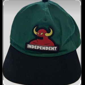 Independent Green and Black Cap